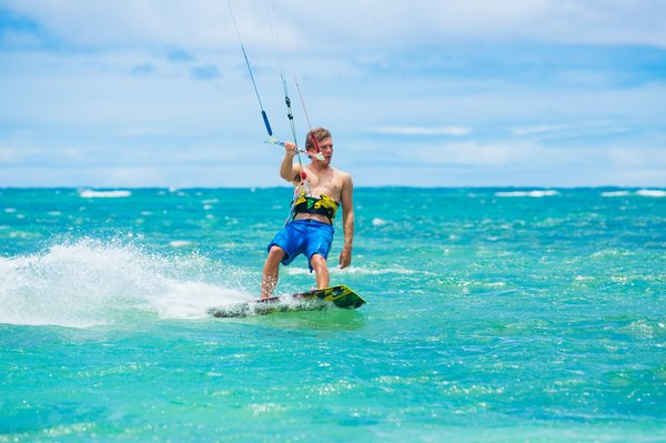 Où trouver les meilleures plages pour le kitesurf à Bali, Indonésie ?